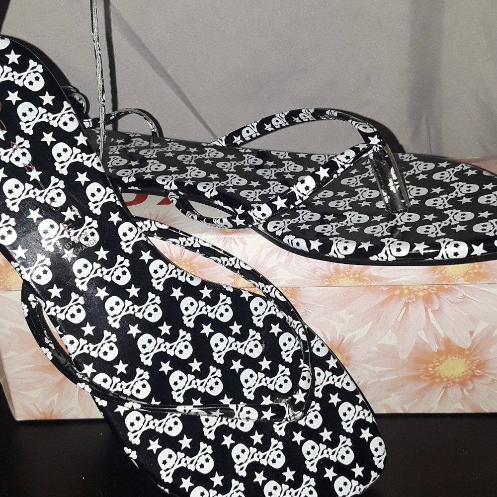 Black and white Ankle tie Skull Sandals